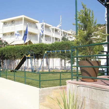 Stomio Beach 2*